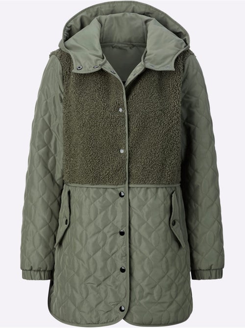 Veste chaude avec capuche et poches à rabat - Taille standard - Moda Vilona - Kiabi Veste chaude avec capuche et poches à rabat - Taille standard - Moda Vilona - Kiabi