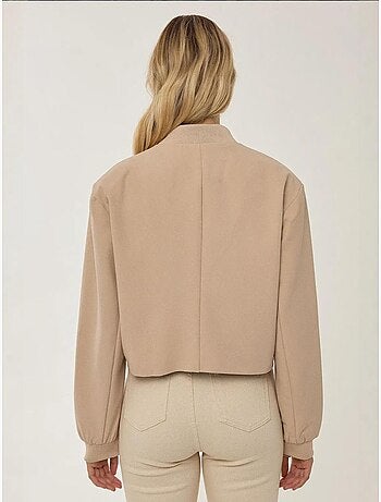 Veste courte à double poche et col universitaire
