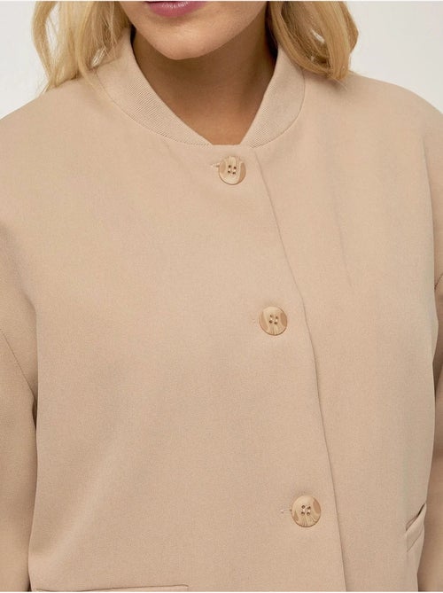 Veste courte à double poche et col universitaire - Kiabi