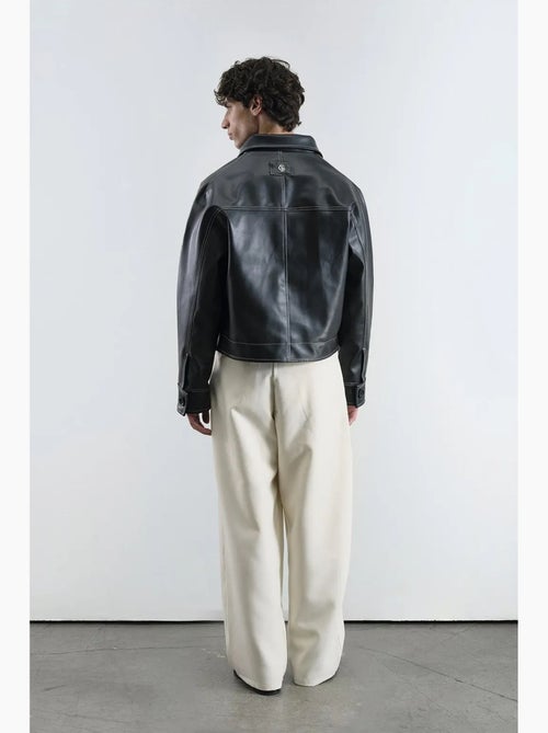 Veste courte boutonnée en similicuir avec col chemise giesto - Kiabi Veste courte boutonnée en similicuir avec col chemise giesto - Kiabi