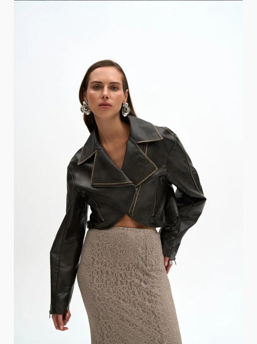 Veste courte décontractée en similicuir mai destroyed mai studios - Kiabi Veste courte décontractée en similicuir mai destroyed mai studios - Kiabi