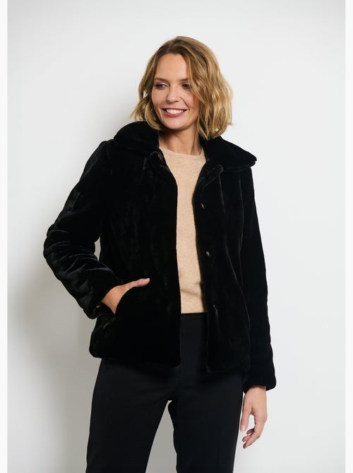 Veste courte en fausse fourrure - AFIBEL - Kiabi Veste courte en fausse fourrure - AFIBEL - Kiabi