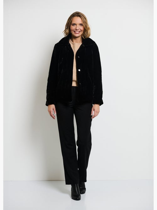 Veste courte en fausse fourrure - AFIBEL - Kiabi Veste courte en fausse fourrure - AFIBEL - Kiabi