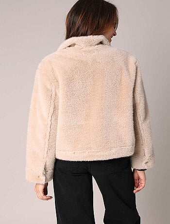 Veste courte en fausse fourrure avec col tailleur 'Deeluxe'