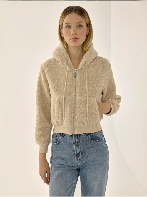 Veste courte en peluche avec col zippé - Kiabi