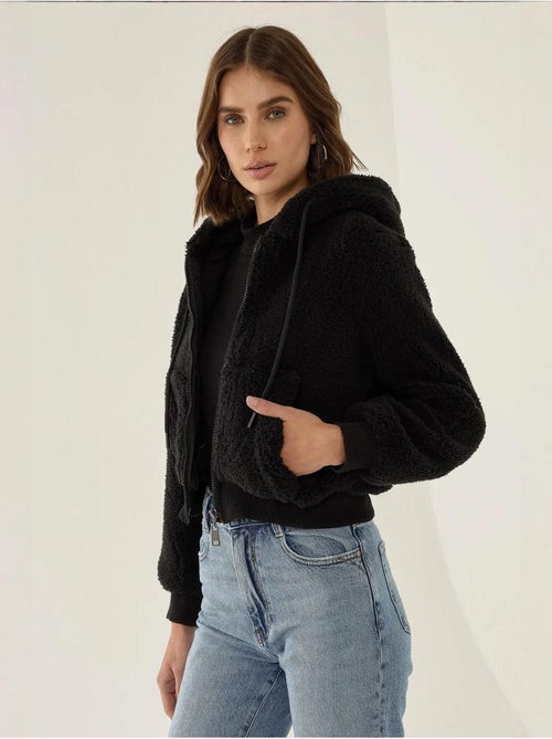 Veste courte en peluche avec col zippé - Kiabi
