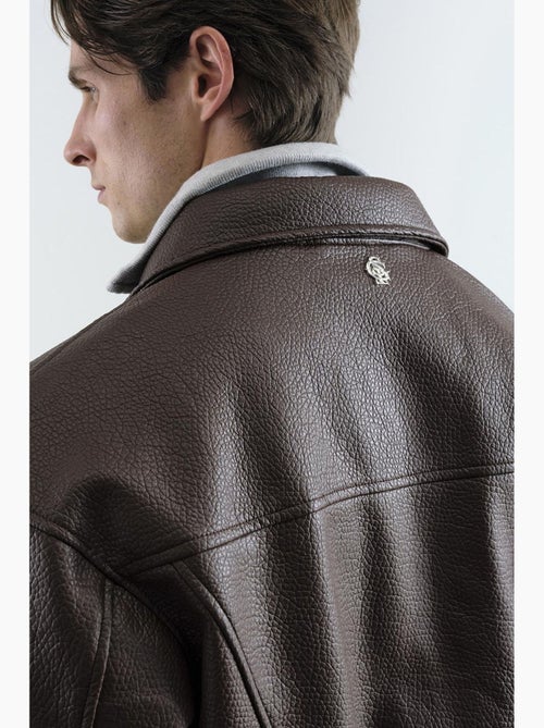 Veste courte en simili cuir à fermeture éclair giesto - Kiabi Veste courte en simili cuir à fermeture éclair giesto - Kiabi