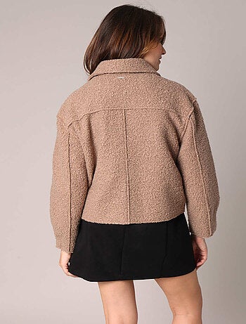 Veste courte en tissu effet bouclé 'Deeluxe'