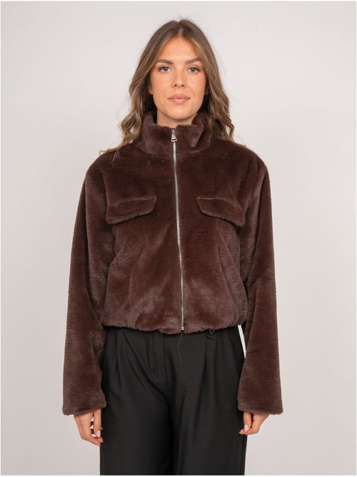 Veste courte fausse fourrure zippée ulola - Kiabi Veste courte fausse fourrure zippée ulola - Kiabi