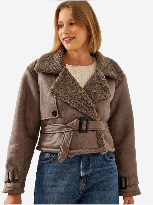 Veste courte laminée aller detail lucci - Kiabi Veste courte laminée aller detail lucci - Kiabi