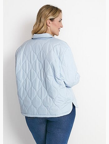 Veste courte matelassée pressionnée