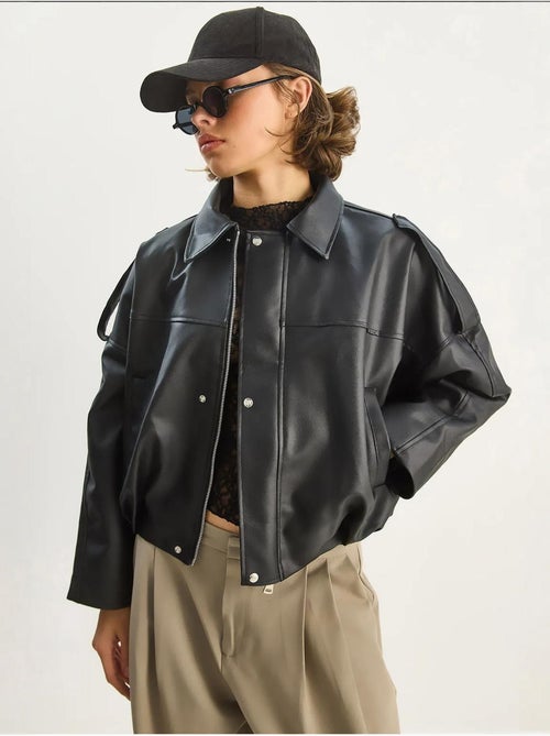 Veste courte oversize en similicuir avec fermeture éclair lucci - Kiabi Veste courte oversize en similicuir avec fermeture éclair lucci - Kiabi