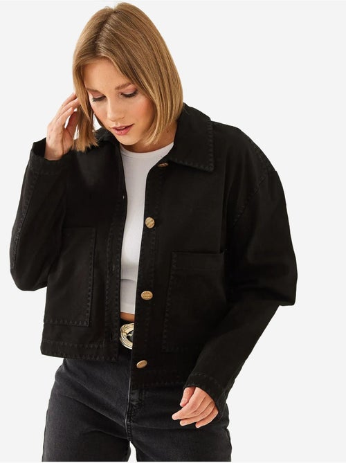 Veste courte tissée brodée à col chemise lucci - Kiabi Veste courte tissée brodée à col chemise lucci - Kiabi
