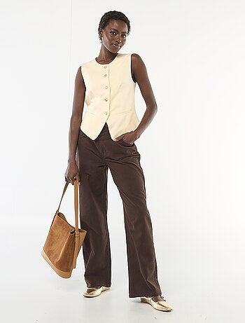 Veste de tailleur avec boutons dorés