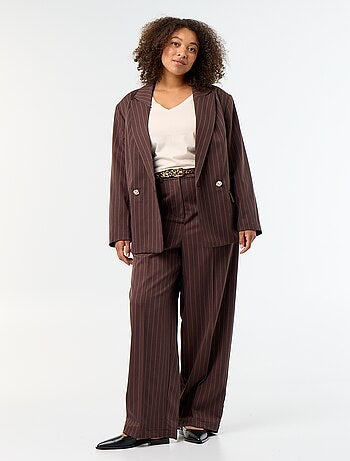 Veste de tailleur longue avec ouverture double boutonnage