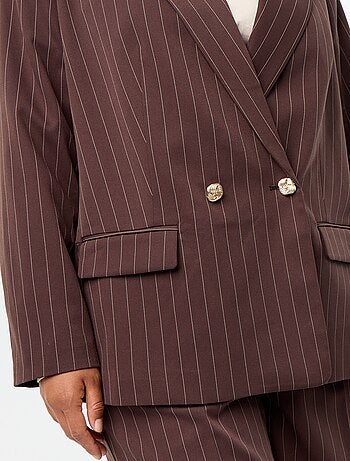 Veste de tailleur longue avec ouverture double boutonnage