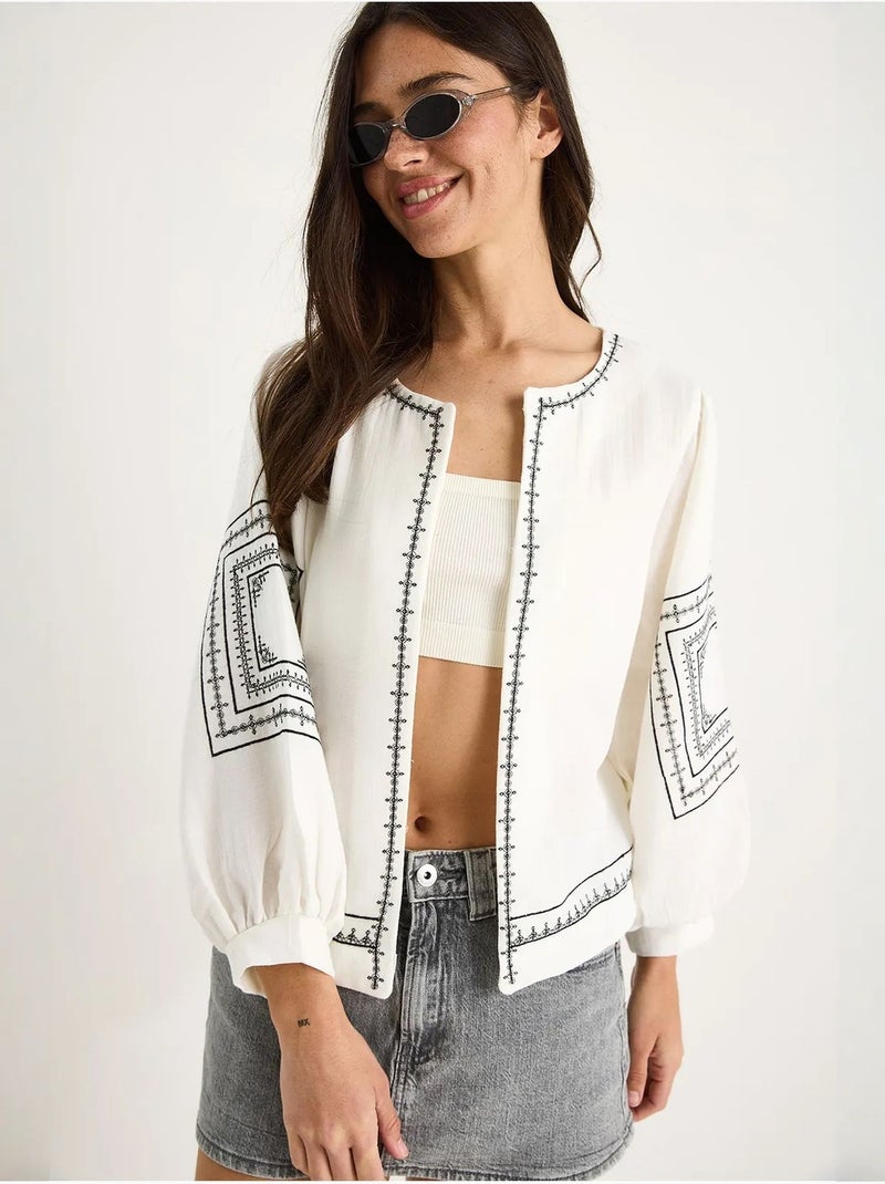 Veste décontractée à col rond brodée lucci Blanc - Kiabi