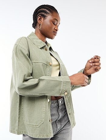 Veste denim courte avec 2 poches plaquées