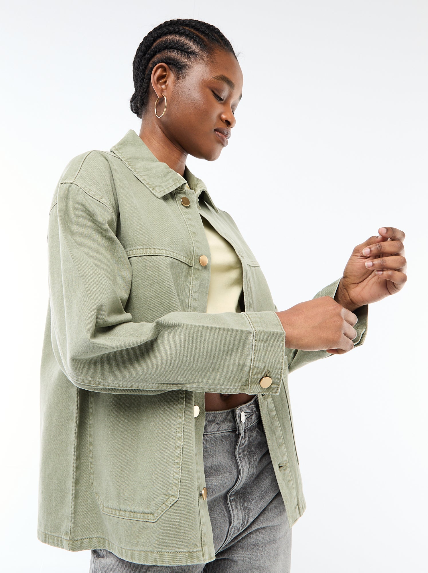 Veste denim courte avec 2 poches plaquées