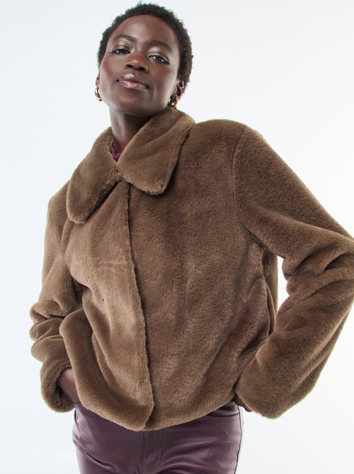 Veste en fausse fourrure à ouverture pressionnée - Kiabi