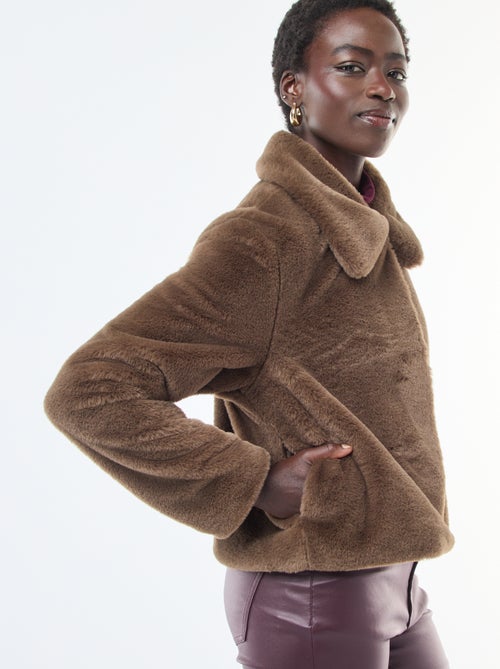 Veste en fausse fourrure à ouverture pressionnée - Kiabi