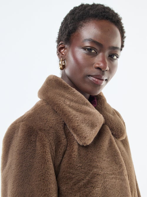 Veste en fausse fourrure à ouverture pressionnée - Kiabi