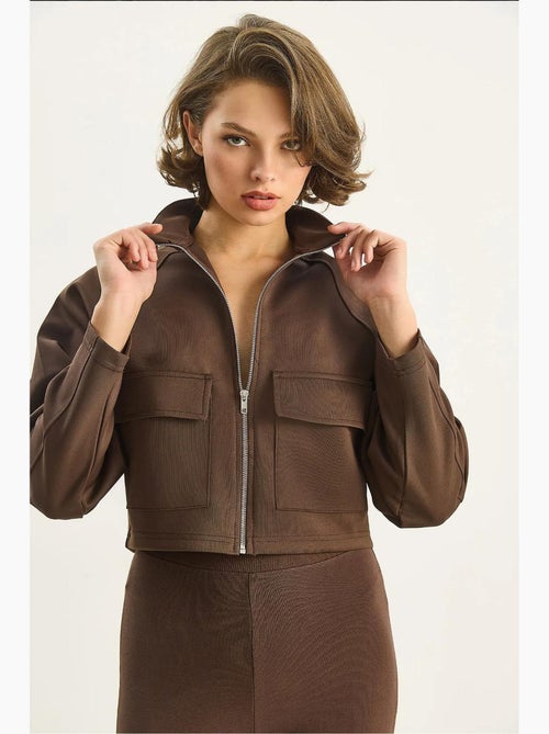Veste en gabardine avec col chemise et poches lucci - Kiabi Veste en gabardine avec col chemise et poches lucci - Kiabi