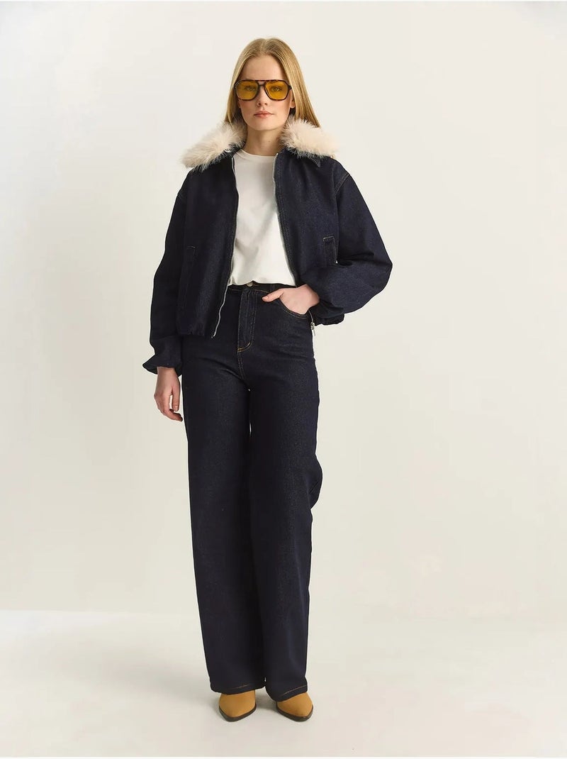 Veste en jean courte lucci avec détails en fausse fourrure Bleu marine - Kiabi