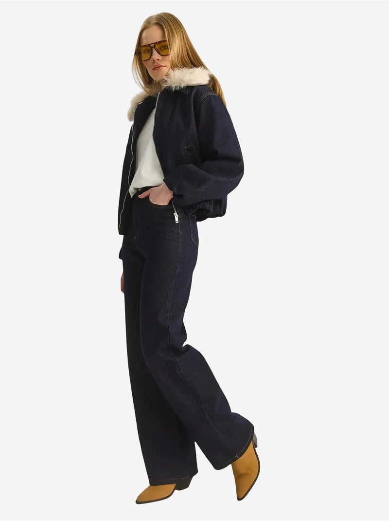 Veste en jean courte lucci avec détails en fausse fourrure Bleu marine - Kiabi