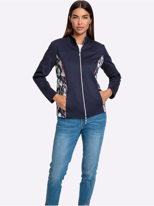 Veste en jersey avec empiècements sur les côtés et manches longues - Taille standard - Helline - Kiabi Veste en jersey avec empiècements sur les côtés et manches longues - Taille standard - Helline - Kiabi