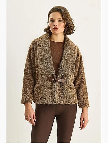 Veste en peluche boutonnée avec col. Lucci