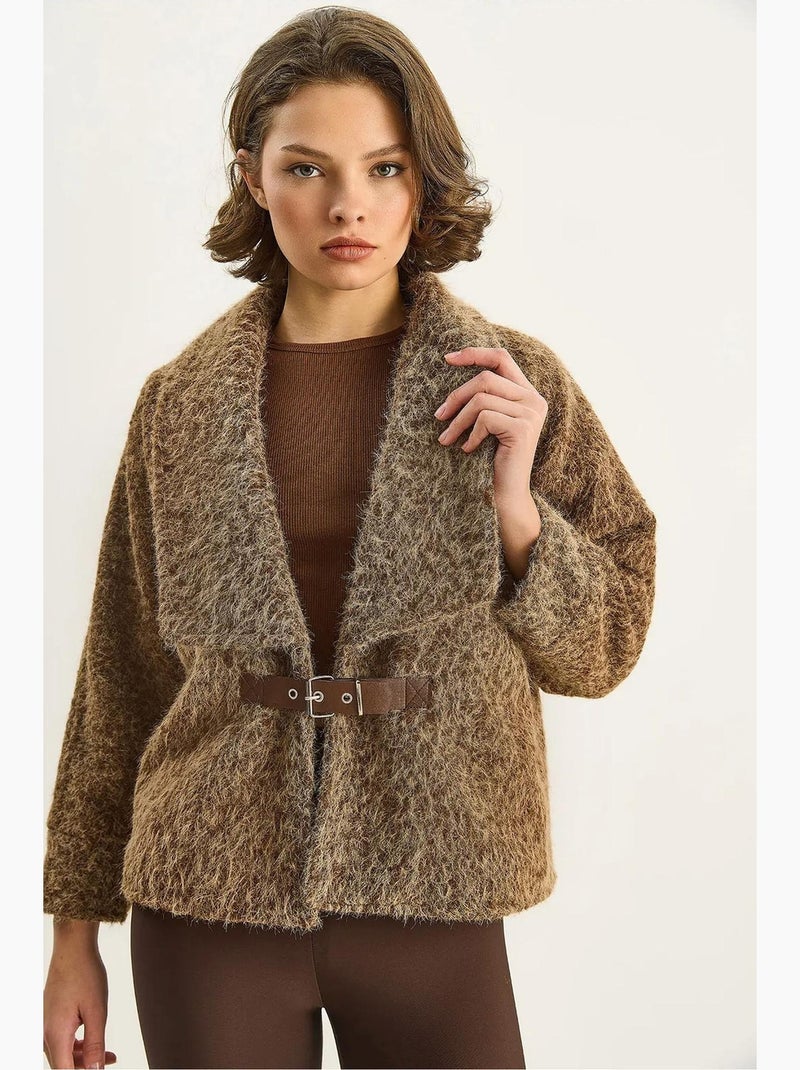 Veste en peluche boutonnée avec col. Lucci Camel - Kiabi