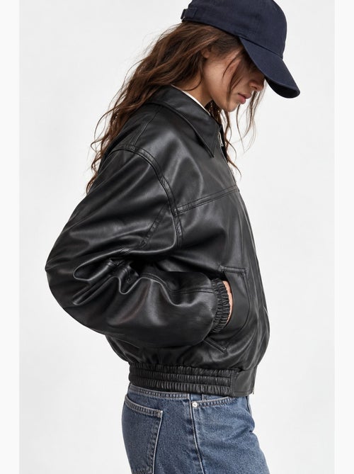 Veste en similicuir hiccup - Kiabi Veste en similicuir hiccup - Kiabi