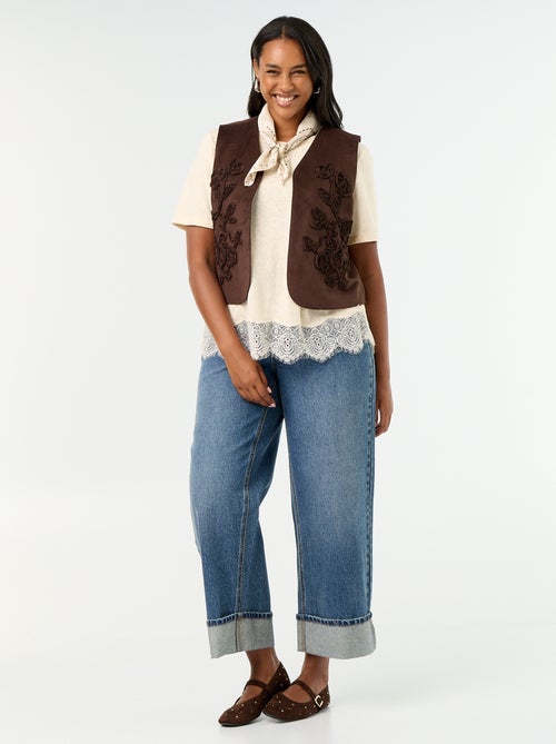 Veste en suédine sans manches avec broderies - Kiabi