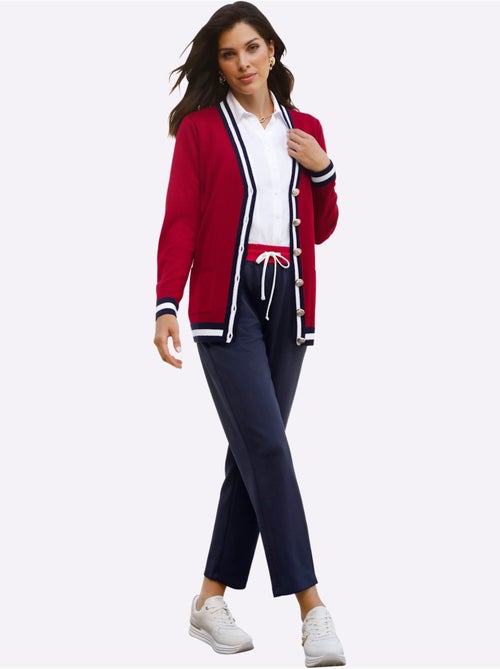 Veste en tricot à col V avec finitions rayées et poches - Taille standard - Moda Vilona - Kiabi Veste en tricot à col V avec finitions rayées et poches - Taille standard - Moda Vilona - Kiabi