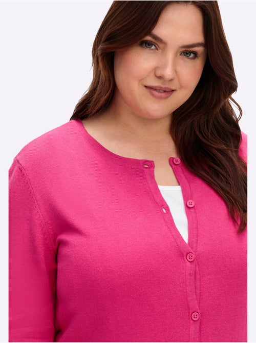 Veste en tricot avec encolure ronde et boutons ton sur ton - taille standard - moda vilona - Kiabi Veste en tricot avec encolure ronde et boutons ton sur ton - taille standard - moda vilona - Kiabi