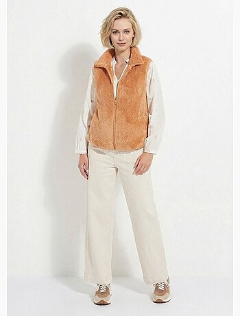 Veste fausse fourrure sans manches col montant