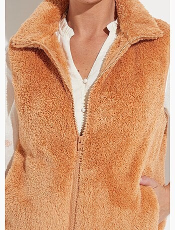 Veste fausse fourrure sans manches col montant