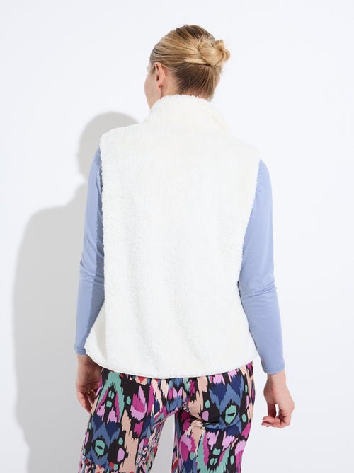 Veste fausse fourrure sans manches col montant - Kiabi