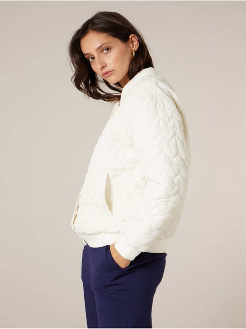 Veste femme matelassée A motif coeurs discrets 'Deeluxe' - Kiabi