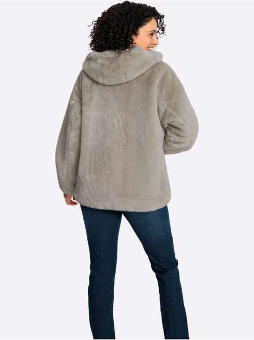 Veste Imitation Fourrure Allure Tendance - Taille Standard - Witt - Kiabi Veste Imitation Fourrure Allure Tendance - Taille Standard - Witt - Kiabi