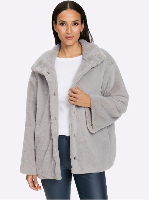 Veste Imitation Fourrure Imitation Fourrure De Qualité - Taille Standard - Helline - Kiabi Veste Imitation Fourrure Imitation Fourrure De Qualité - Taille Standard - Helline - Kiabi