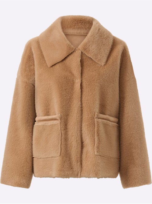 Veste imitation fourrure imitation fourrure douce - taille standard - helline - Kiabi Veste imitation fourrure imitation fourrure douce - taille standard - helline - Kiabi