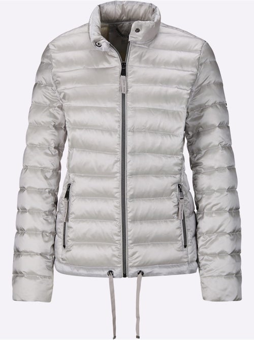 Veste Légère En Duvet Superbe Qualité Légèrement Brillante - Taille Standard - Helline - Kiabi Veste Légère En Duvet Superbe Qualité Légèrement Brillante - Taille Standard - Helline - Kiabi