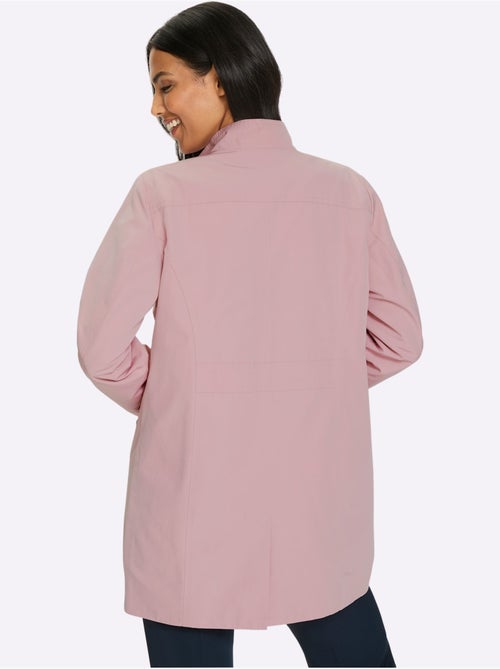 Veste longue à col montant avec boutons imitation corne et poches - Taille standard - Moda Vilona - Kiabi Veste longue à col montant avec boutons imitation corne et poches - Taille standard - Moda Vilona - Kiabi