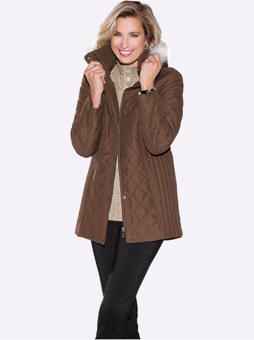 Veste matelassée à capuche avec col montant et poches raglan - Taille standard - Moda Vilona - Kiabi Veste matelassée à capuche avec col montant et poches raglan - Taille standard - Moda Vilona - Kiabi
