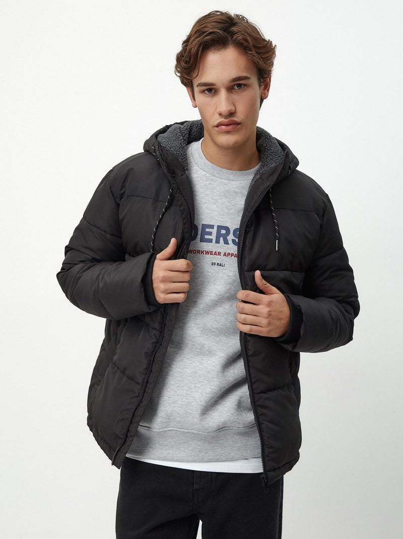 Veste matelassée à capuche intérieure en Sherpa Noir - Kiabi