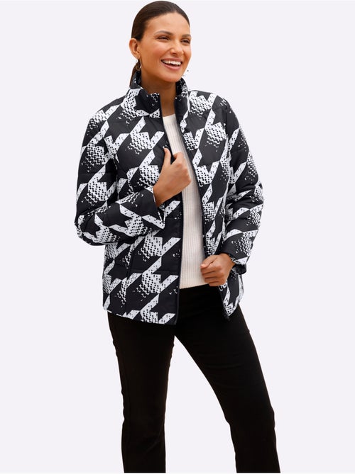 Veste matelassée à motifs pied-de-poule avec col montant et poches - taille standard - moda vilona - Kiabi Veste matelassée à motifs pied-de-poule avec col montant et poches - taille standard - moda vilona - Kiabi