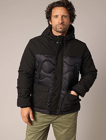 Veste matelassée avec capuche et poches plaquées
'Deeluxe'