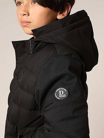 Veste matelassée garçon avec capuche et poches zippées
'Deeluxe'